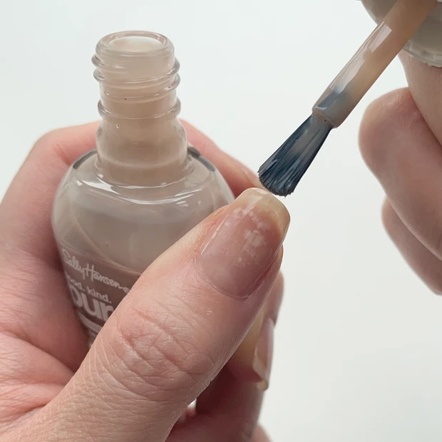 STEP５ 好きなマニキュアを重ねる