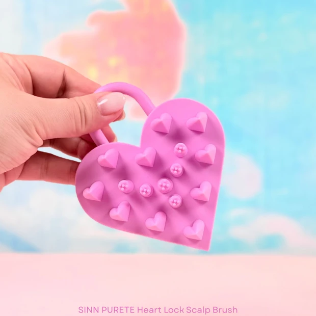 【衛生的で超便利‼️】SINN PURETE（シンピュルテ）ハートロック スカルプブラシ🩷🔐 頭皮ケアが楽しくなる新習慣