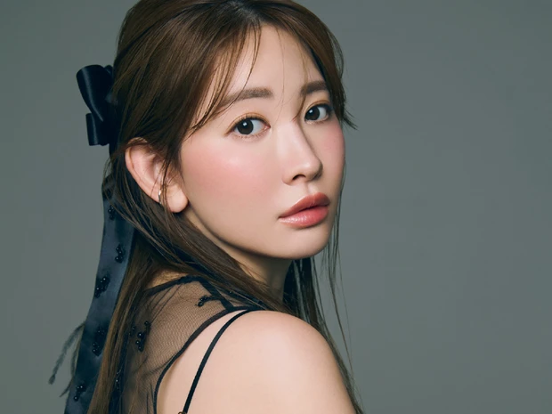 小嶋陽菜さんの私的ベスコス2025上半期。アルティミューンほか、手放せない一軍コスメを紹介