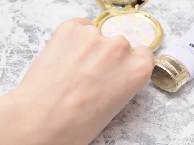 【デパコス】UV対策もバッチリ!透明感引き出すEleganceの化粧下地_3
