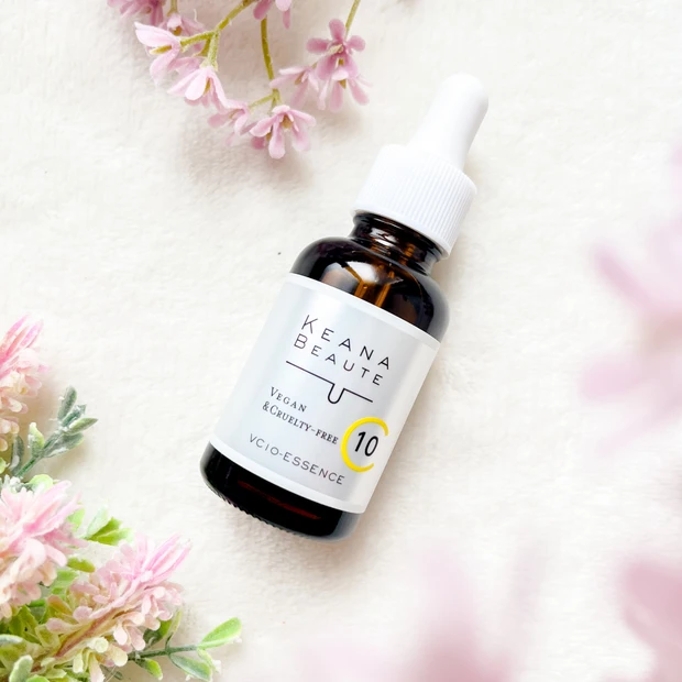 ＼プチプラ！ピュアビタミンC10%高配合の美容液／ケアナボーテ