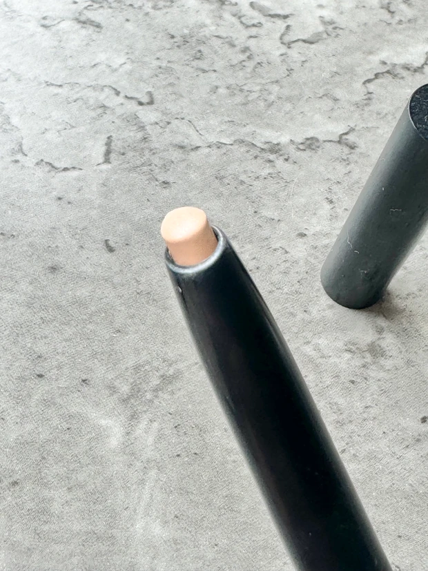 ヴィセ　コンシーラー　眉用コンシーラー