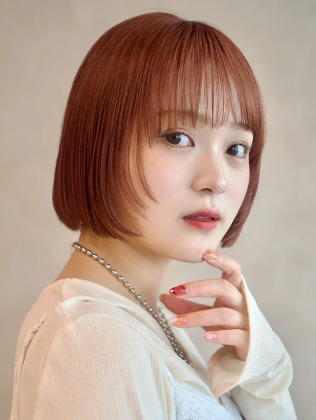 ヘアカタログ　ミニボブ　ボブヘア　伸ばしかけ　前髪あり　スタイリング