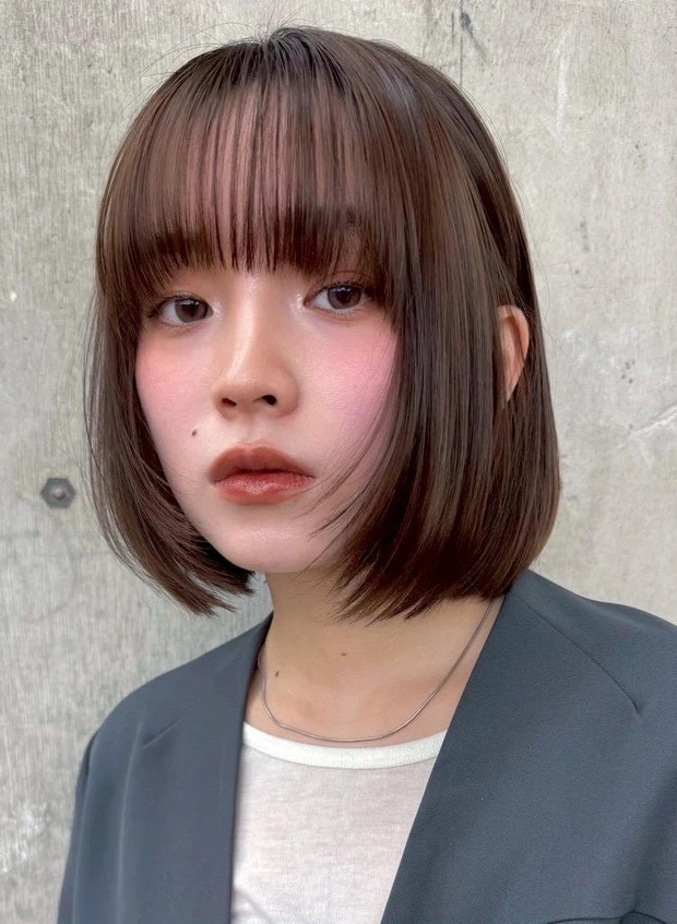 2026年 夏 透明感カラー グレージュ ボブ