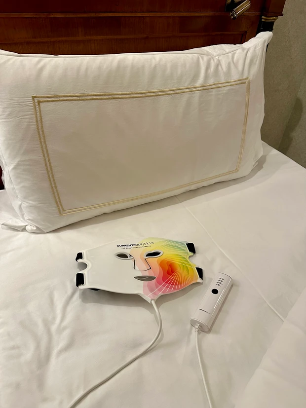 CurrentBody Skin LED 4イン1 マスク