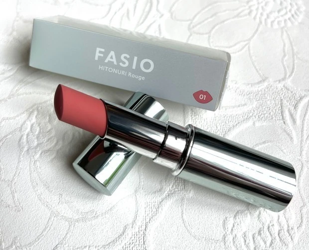 マキアインフルエンサーちひろさんが「ファシオ ヒトヌリ ルージュ」01をご紹介