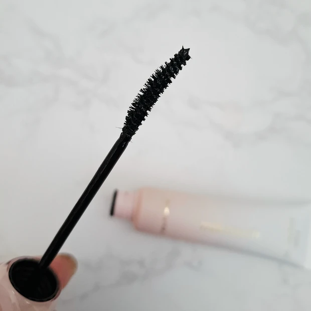 アイコニックロングマスカラのブラシ