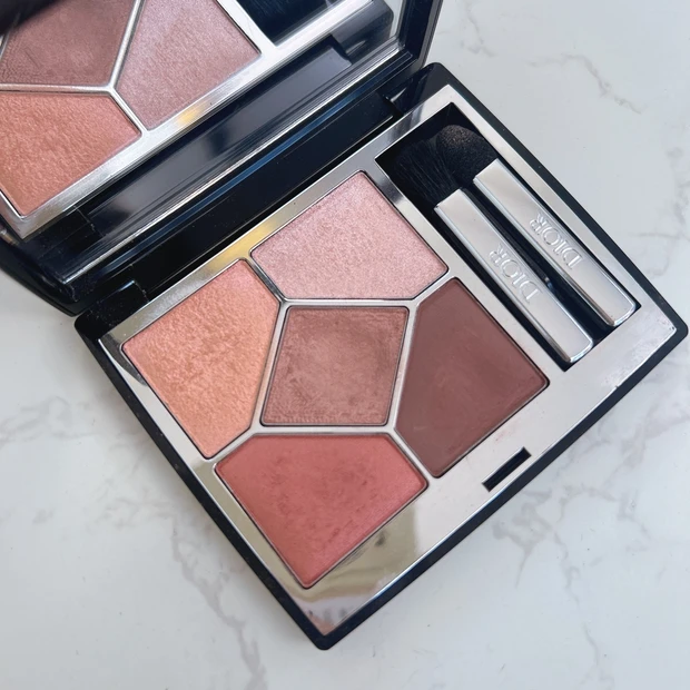 Dior サンククルール429