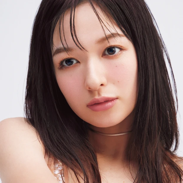 林由香里　メイク バランス　ラメ