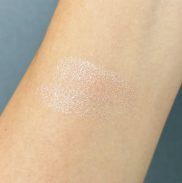 MAQUIAベストコスメ2025下半期 イエベ春 SUQQU モノ ルック アイズ L01のスウォッチ