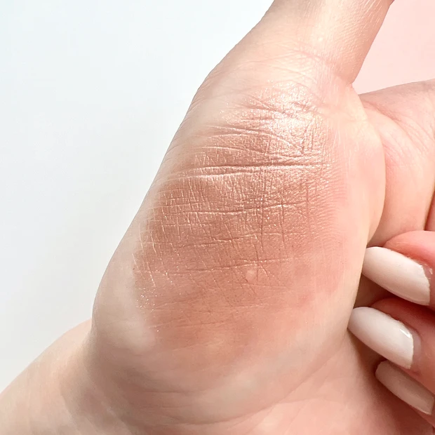 【新作コスメ】ベージュ好きさん必見！美容ライター推し色「コスメデコルテ　アイグロウジェム　スキンシャドウ」を徹底レビュー_4_2