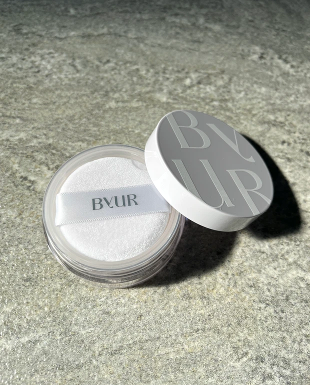 バイユア　ByUR  韓国コスメ　Qoo10 メガ割　石井美保　フェイスパウダー　パール　パウダー　新作　スウォッチ　口コミ