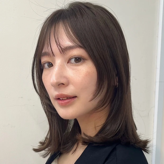 【韓国風カジュアルミディ】韓国ヘア初心者さんにもおすすめ！ 小顔見せも叶うミディアムヘア