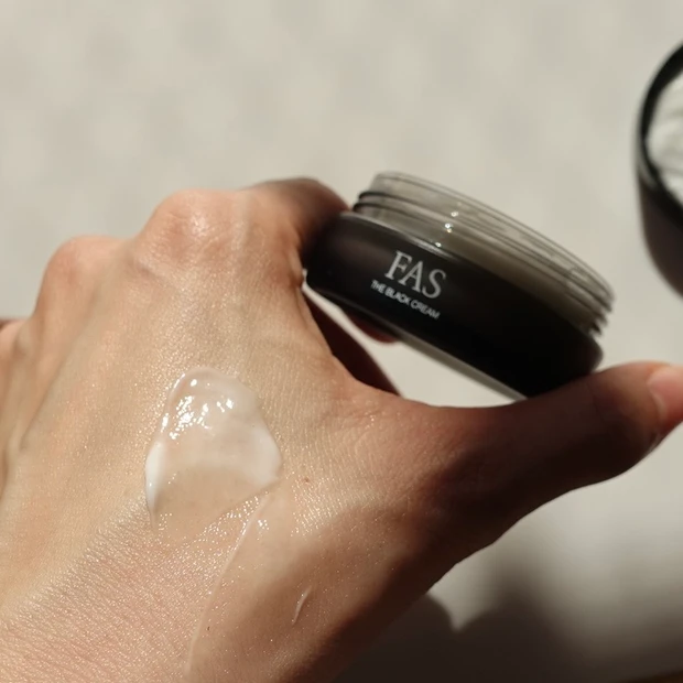 FAS ザ ブラック クリーム（医薬部外品）の使用感