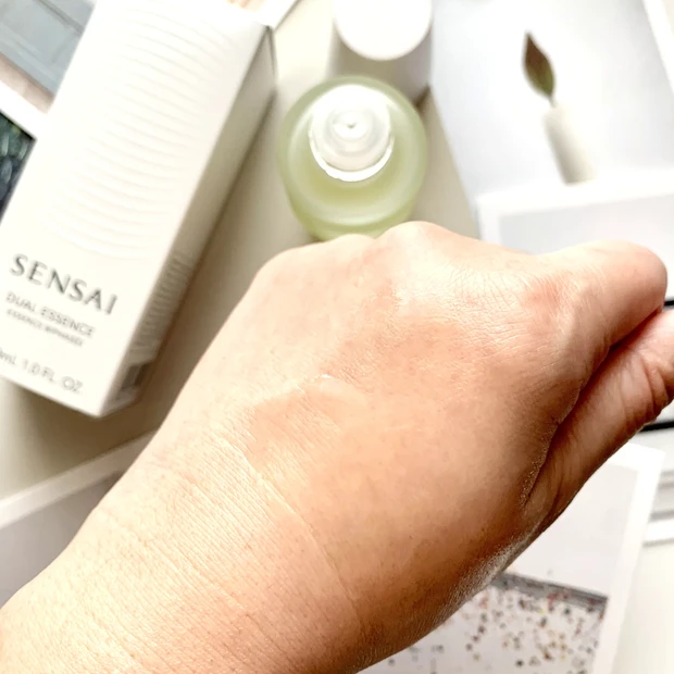 【ベスコス3位受賞】10,000円クラスのSENSAI［センサイ］贅沢ボディケアを贈り物に！1年頑張った自分へのご褒美にも【ネックアンドデコルテエッセンス】_7