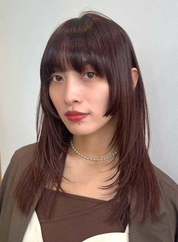 冬におすすめの髪型 ミディアムヘア 姫カット×レイヤーでモードなミディアムレイヤー