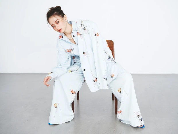 山本舞香 春のデニムLOOK