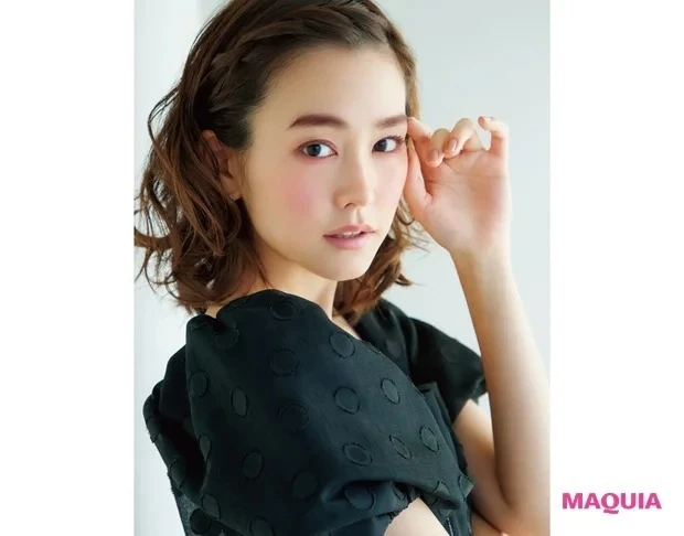 「ブルームクチュール アイズ 05 dahlia blush」の使い方&メイクテク 桐谷美玲 LOOK1