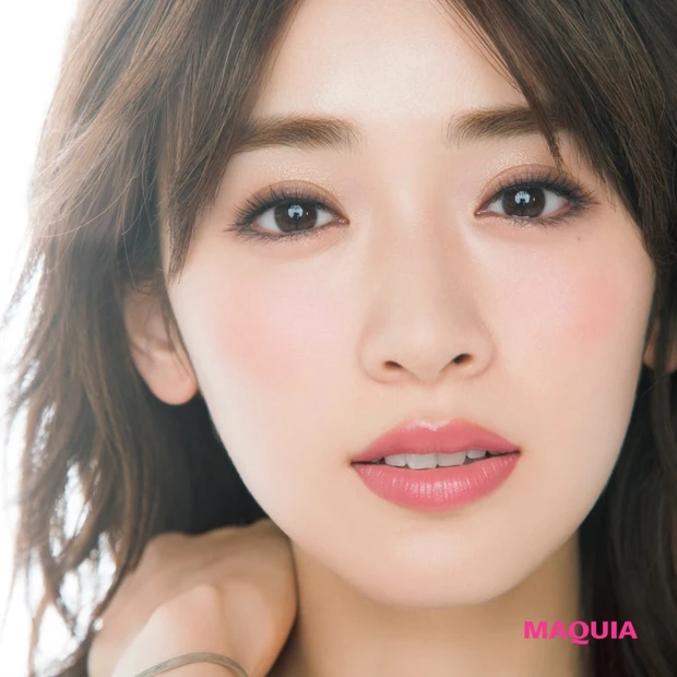 2016新作・ふんわり&透け感ファンデーションで触りたくなるフォギー肌に