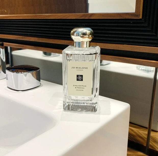 Jo MALONE 人気No. 1 イングリッシュペアー&フリージア - ボディケア