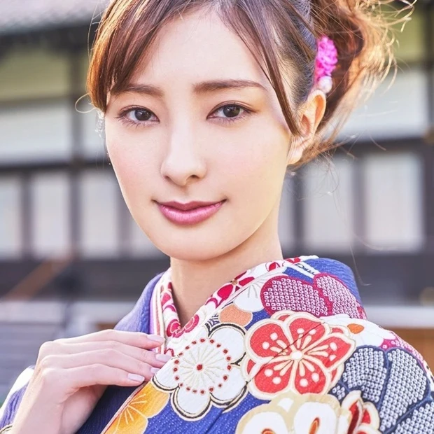 宮本茉由さんが「2022年オスカープロモーション新春晴れ着撮影会」で艶や…