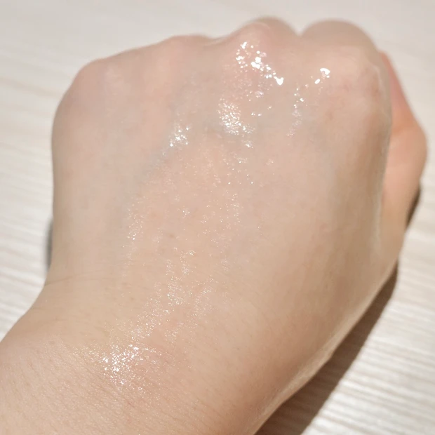 お肌をラッピングして潤してくれる！イオナ エフ ナイトラッピング パック_2_3