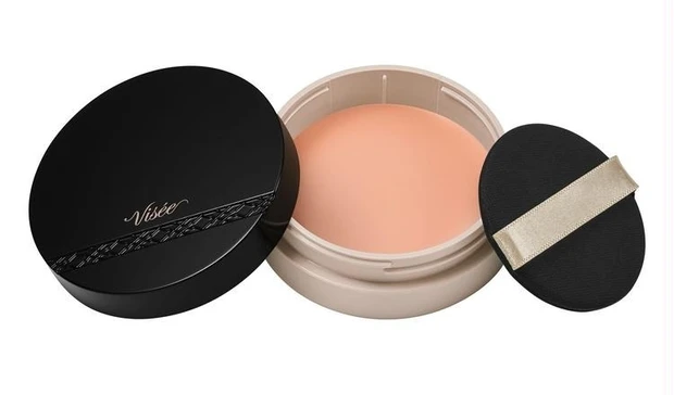【5位】ファンデとハイライトが溶け合う! 生ツヤと立体小顔を叶えるヴィセの新感覚ベースメイク