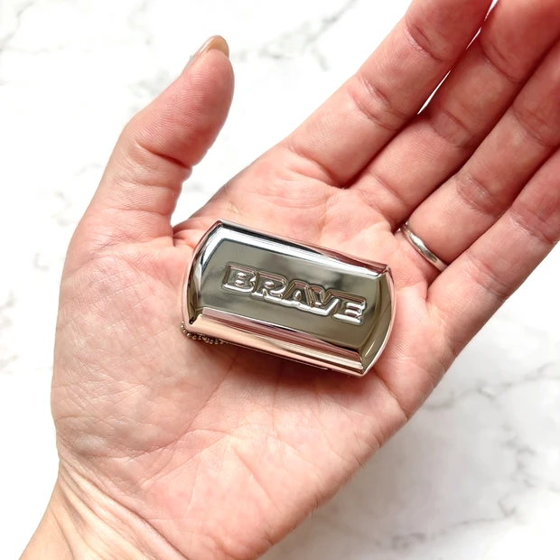 BRAYEのリップとチークを兼ねたマルチアイテム