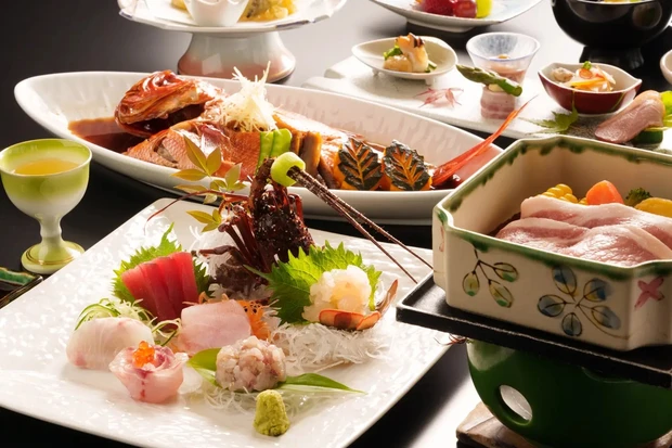 ひとリート 豊明殿　食事　温泉