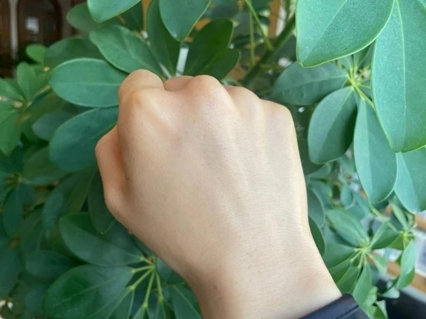 かおりんさん イプサ「ザ・タイムR アクア」 テクスチャー２