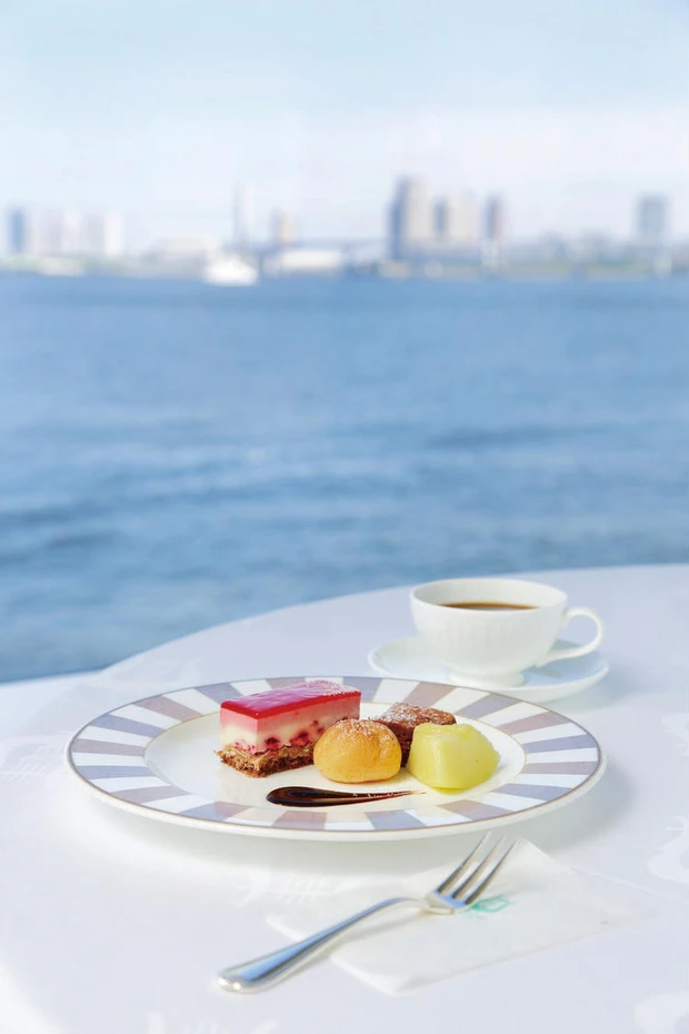 ASUKA　ひとリート　半日　リトリート　郊外　穴場　東京湾　アフタヌーンティー　ケーキセット　TOKYO SYMPHONY CRUISE　2