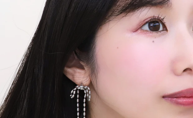 アディクション ザ リキッド ブラッシュ フォギー　001：Pillow Dream　