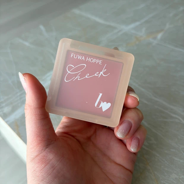 ビーアイドル　チーク　イエベ