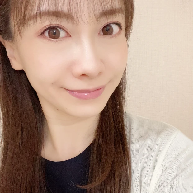 【2021夏コスメ】6月16日発売『エトヴォス』限定アイシャドウ。大人の抜け感モーヴピーチで美しい目元に。_13