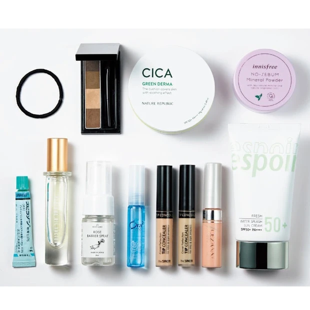 俳優・塩野瑛久さんのポーチの中身