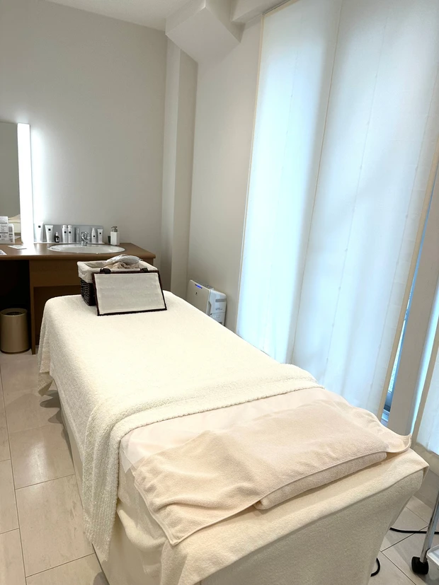 再生医療で活用の幹細胞の培養上清液を配合した「タカミクリニック」の最新の医療エステ_2_1