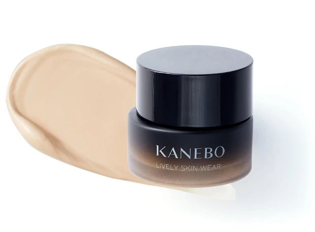 カネボウ ライブリースキン ウェア SPF5〜10・PA+〜++ 全9色 30g 各¥11000/カネボウインターナショナルDiv.