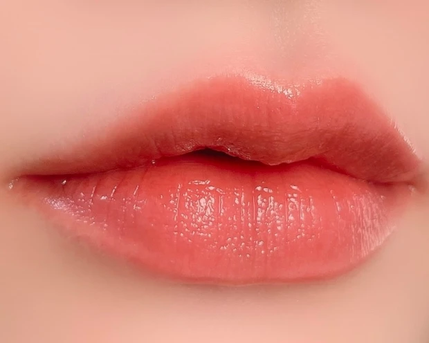 Laka(ラカ) ボンディング グロウ リップスティック 210 ハリー 塗布 韓国コスメ