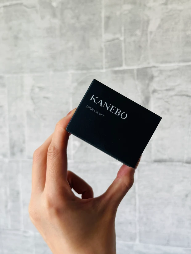 KANEBOのクリーム イン デイ Ⅱのパッケージ