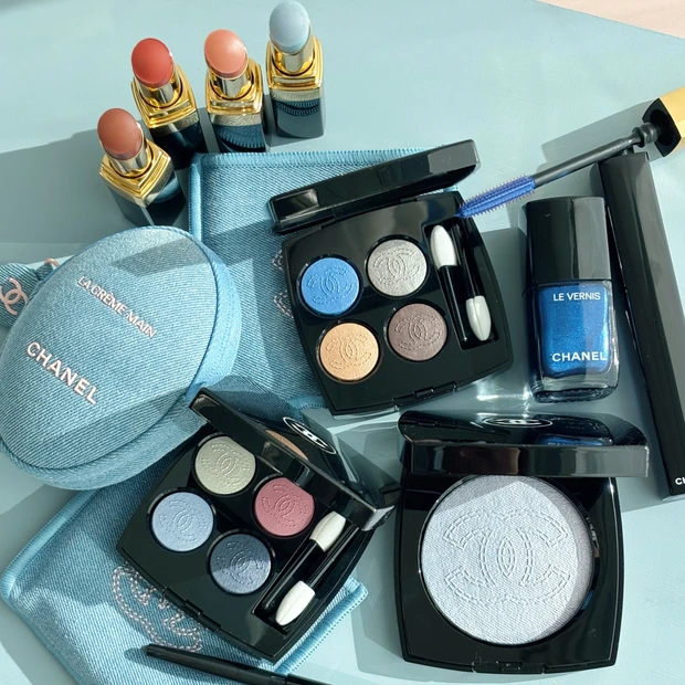シャネル「デニム メークアップ コレクション」を全色スウォッチ！ 限定ポーチ付きのハイライターやアイ…