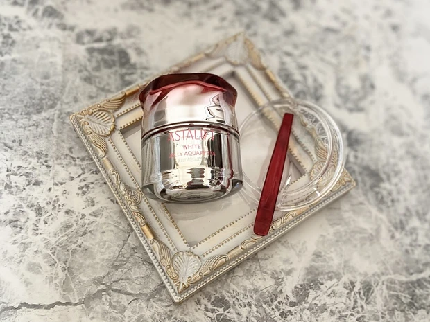 洗顔後のご褒美ジェリー♥ついに美白タイプ新登場！_2