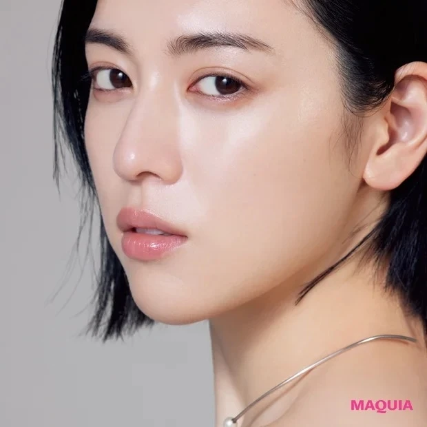 三吉彩花さん】最新メイク、スキンケア、愛用コスメなどキレイの秘密は