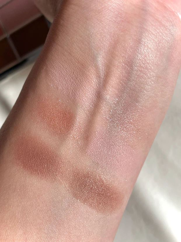 AMUSE(アミューズ)、アイシャドウ、スウォッチ