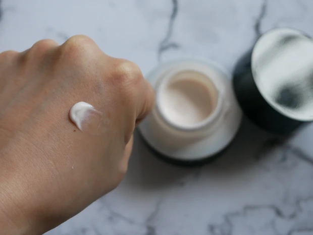 『KANEBO オン スキン エッセンス V』でときめくような肌へ〜マスクでゆらぎがちなお肌をしっかりケア〜_3_2