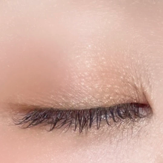 ディオール バックステージ グロウ マキシマイザー パレット 003 パーリーピーチグロウ 塗布写真