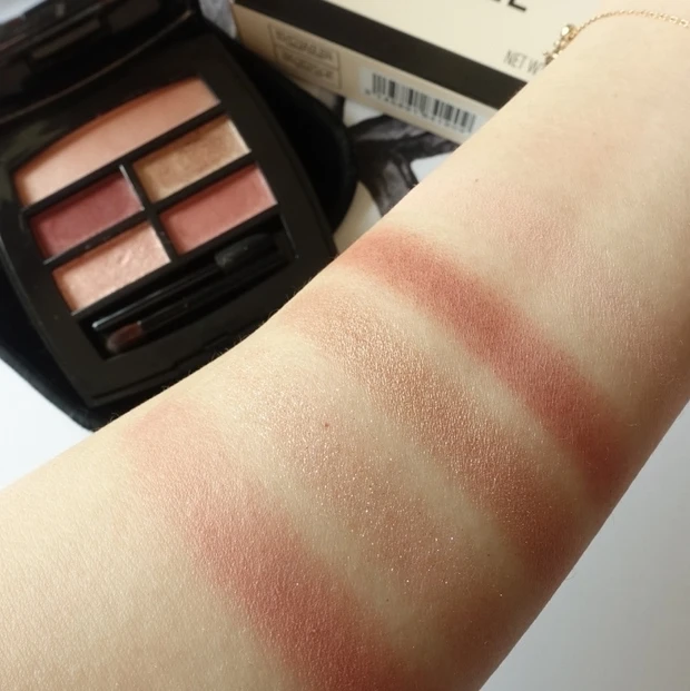 CHANEL レベージュ パレット ルガール TENDER　コスメ　ピンクパレット　アイシャドウ　スウォッチ