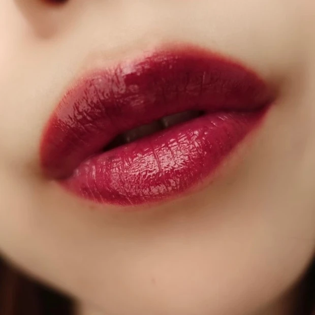 Ririmew リリミュウ センシュアルフィックスティント プチプラコスメ プチプラティント プチプラリップ ティントリップ 指原莉乃 さっしー プロデュース ツヤ 高発色 LOFT ロフト PLAZA プラザ 02 クラシカルプラム