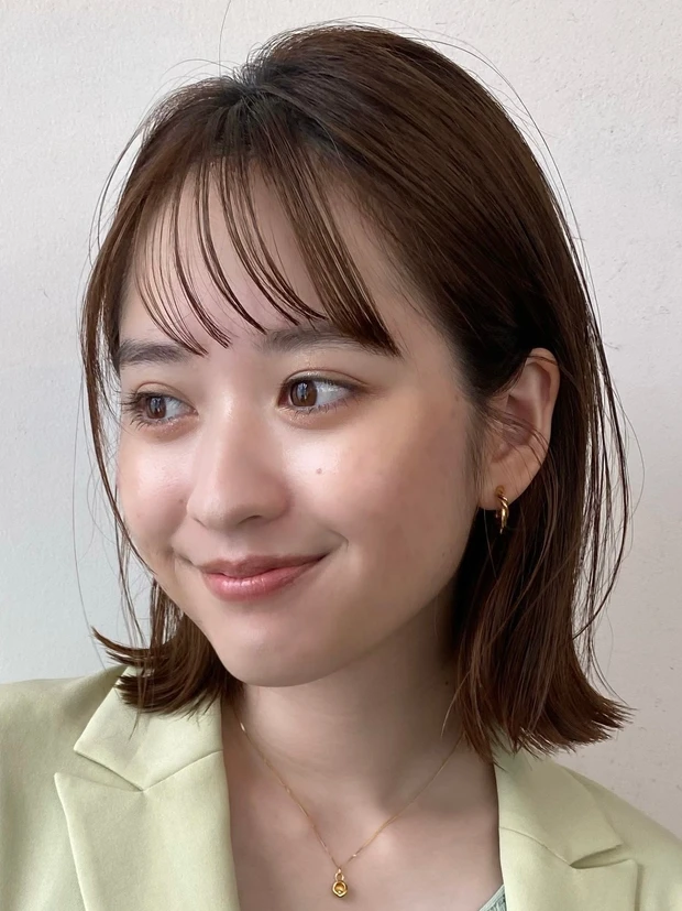 ヘアカタログ　ボブ　ボブヘア　前髪あり　サイド