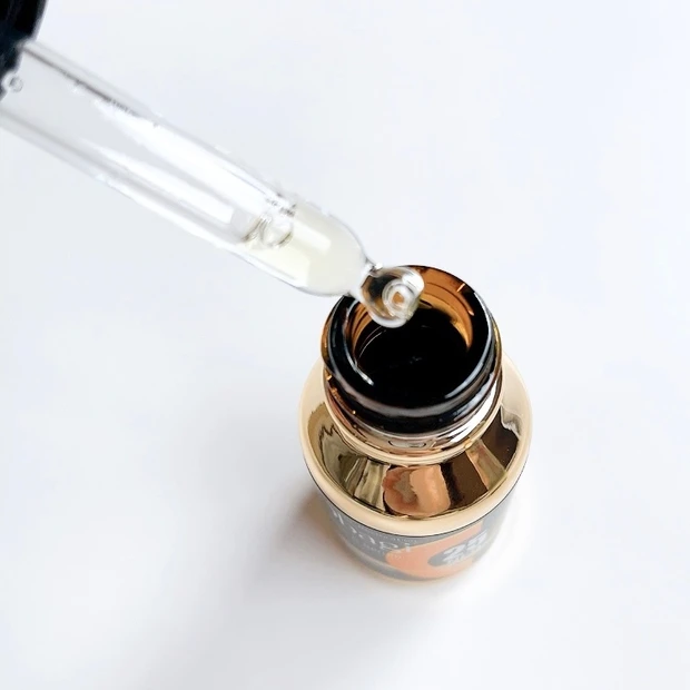 【MAQUIAベスコス殿堂入り】美容好きに愛されるアイテム［オバジCセラム NEO］今より一歩踏み込んだエイジングケアを考えている人におすすめしたい一品。
オバジの種類と選び方ついてもご紹介！_2_1