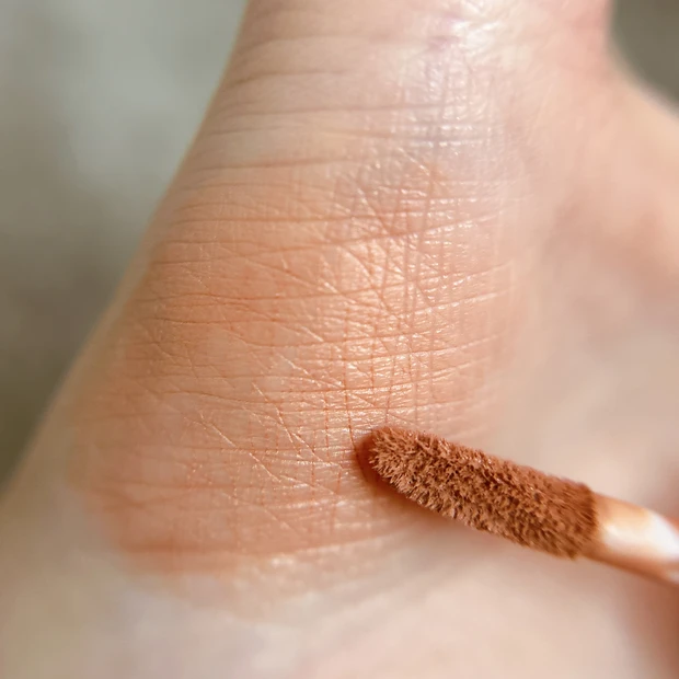 フジコ オートマチックアイシャドウ01 スウォッチ